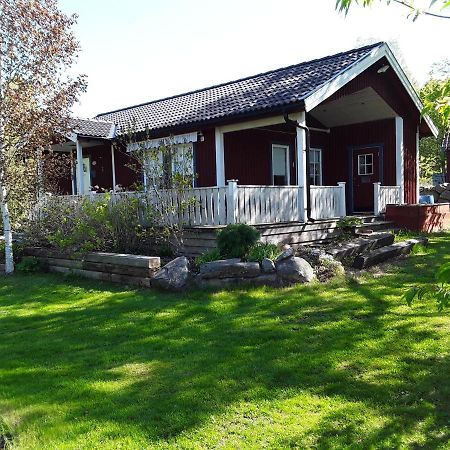 The Cottage Badelunda Vasteras Exterior photo